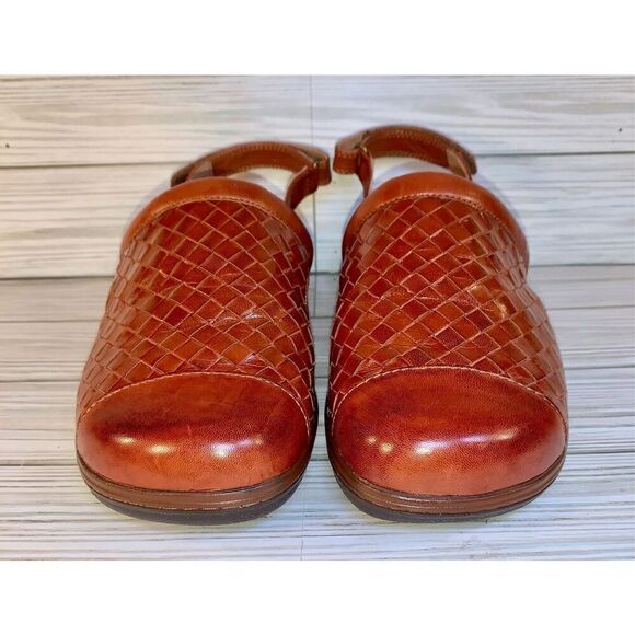 Soft Walk Salina Brown Leather Woven Adjustable Sling Back Flat Sandals S:8WW - Picture 4 of 13